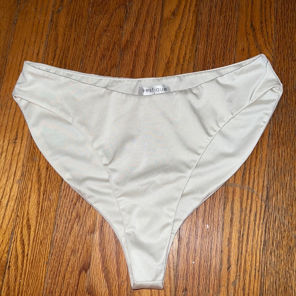 Vestique Bikini Bottom- Large
